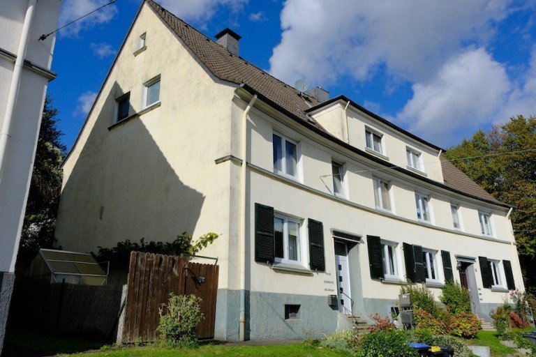 Au�enansicht Solingen Mehrfamilienhaus 3-Familienhaus mit kleinem Garten