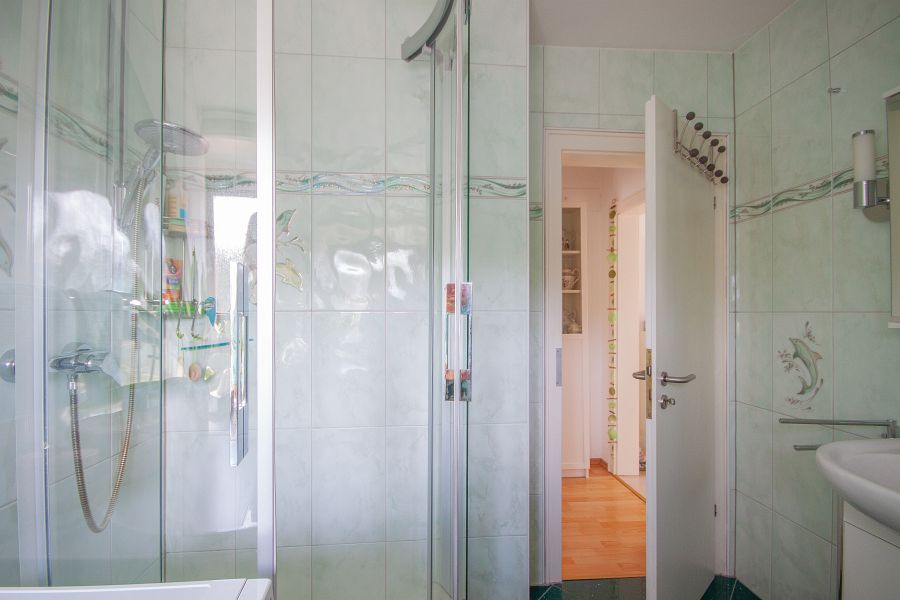 Badezimmer Zweifamilienhaus Solingen - Aufderh�he