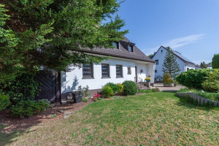 Hausansicht Solingen - Aufderh�he Zweifamilienhaus Zweifamilienhaus in bester Lage von Aufderh�he