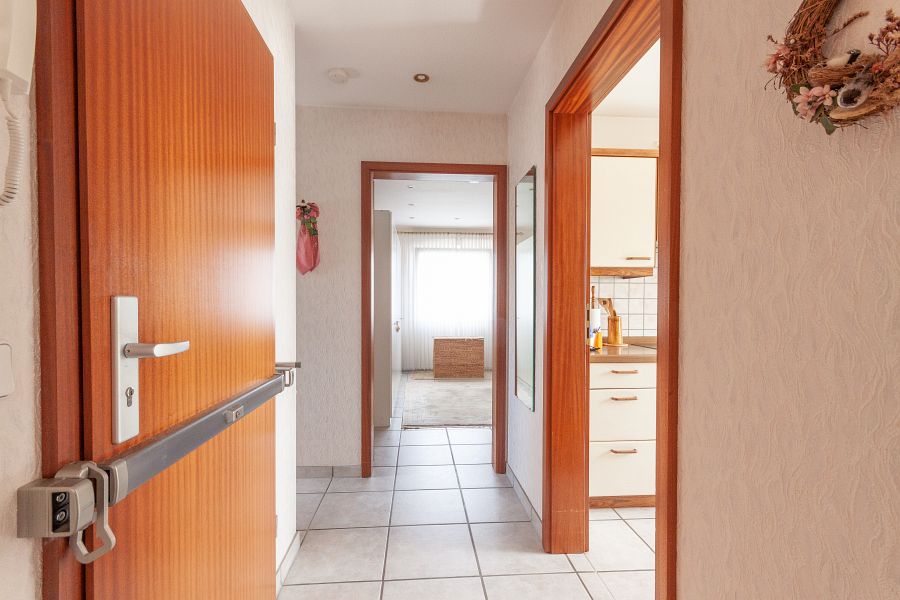 Wohnungsdiele Dachgeschosswohnung Solingen - Wald