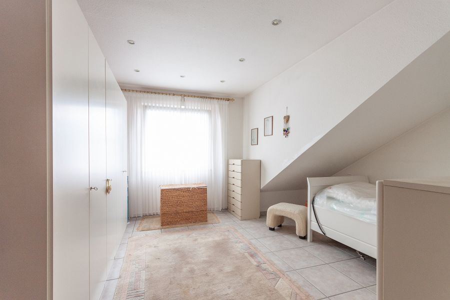 Schlafzimmer Dachgeschosswohnung Solingen - Wald