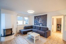 Wohnzimmer mit Kamin VERKAUFT Maisonette-Wohnung als  Haus im Haus  mit Weitblick u. 4 Stellpl�tzen