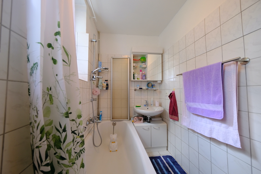 EG Badezimmer Mehrfamilienhaus Solingen