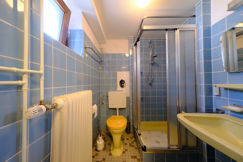 Duschbad im Souterrain Einfamilienhaus Solingen