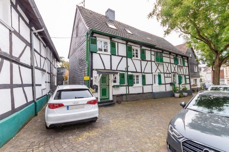 Au�enansicht Solingen - Wald Reihenendhaus Gem�tliches Fachwerkhaus in sch�ner Lage - ideal f�r Handwerker!