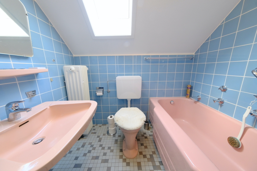 Wannenbad im DG Einfamilienhaus Solingen