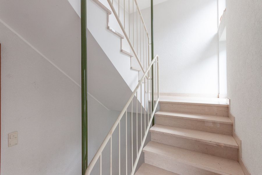 Treppe ins Kellergeschoss Dachgeschosswohnung Solingen - Wald