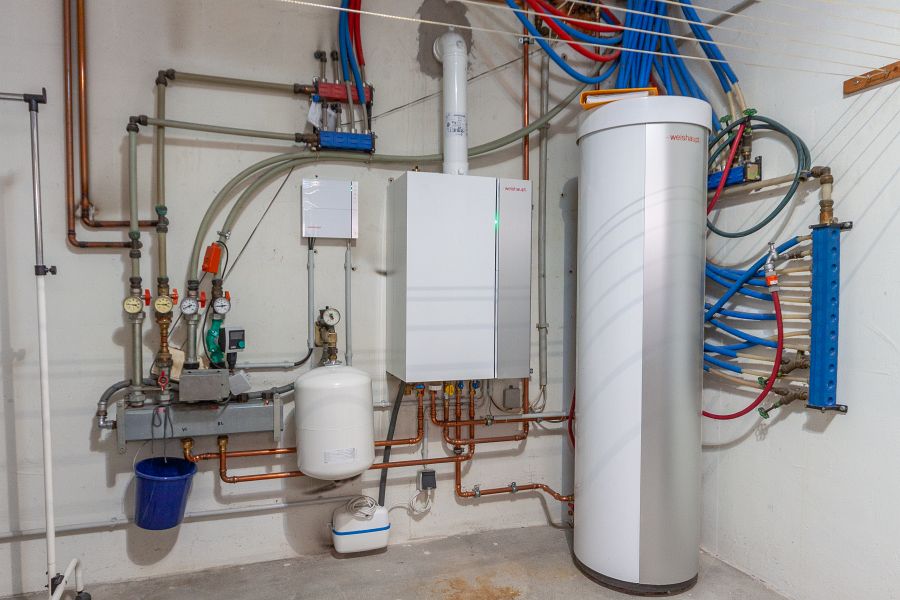 moderne Heizungsanlage Einfamilienhaus Solingen