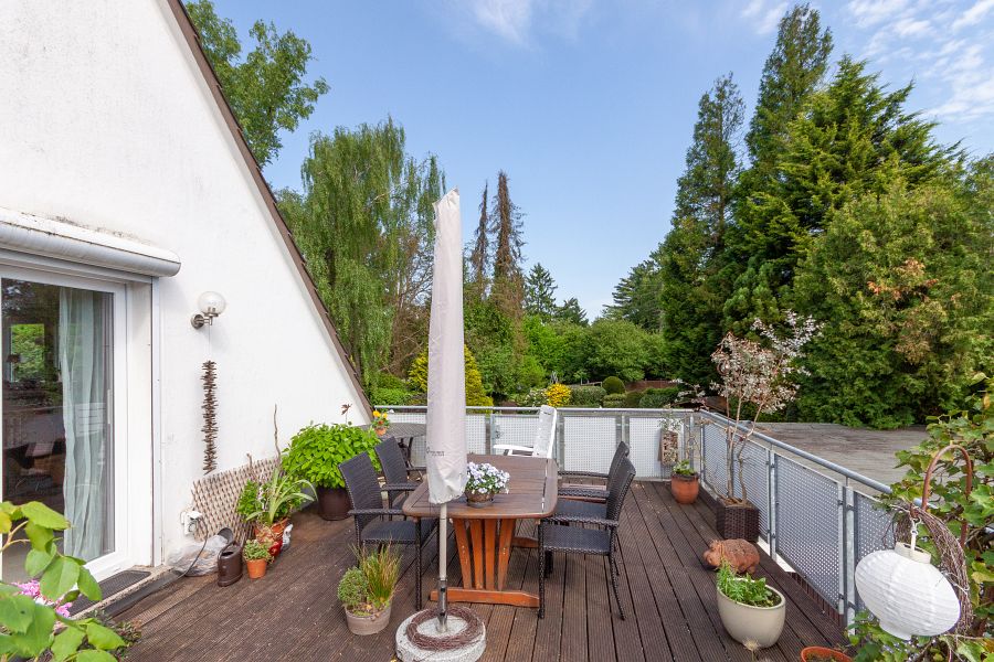 Dachterrasse Blick zum Garten Zweifamilienhaus Solingen - Aufderh�he