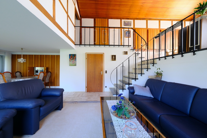 Treppe zur 2. Ebene Wohnz. Einfamilienhaus Solingen