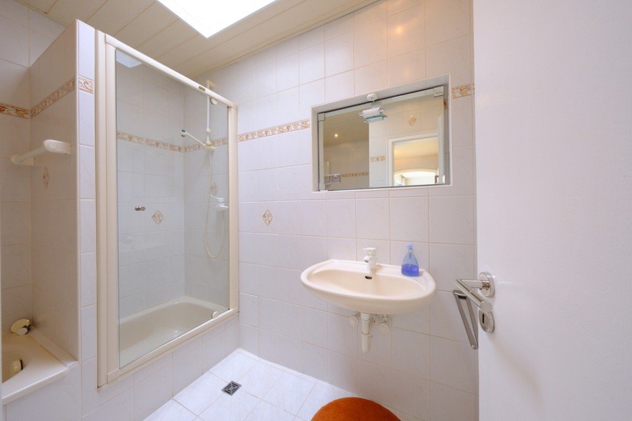 Bad mit Dusche... Penthousewohnung Solingen