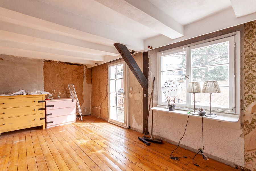 Wohnzimmer mit Balkon Reihenendhaus Solingen - Wald