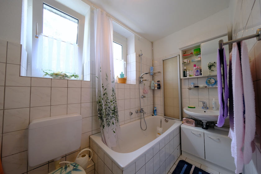 EG Badezimmer Mehrfamilienhaus Solingen