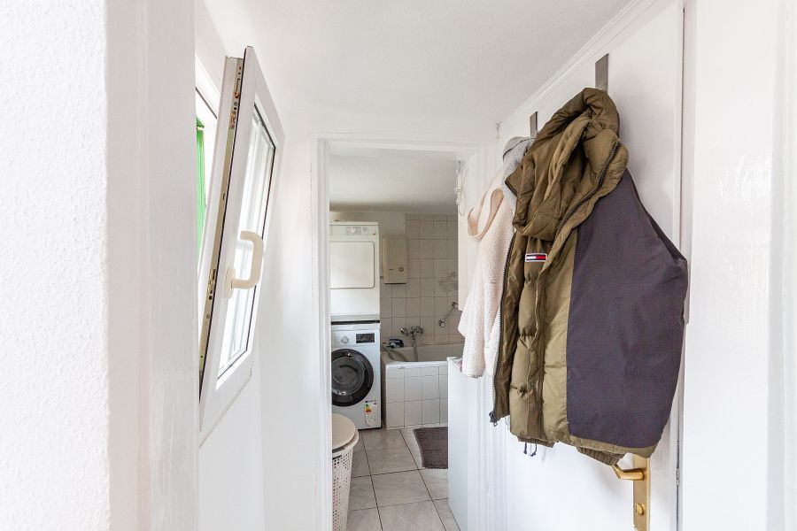Kleiner Flur zum Bad u. WC Reihenendhaus Solingen - Wald