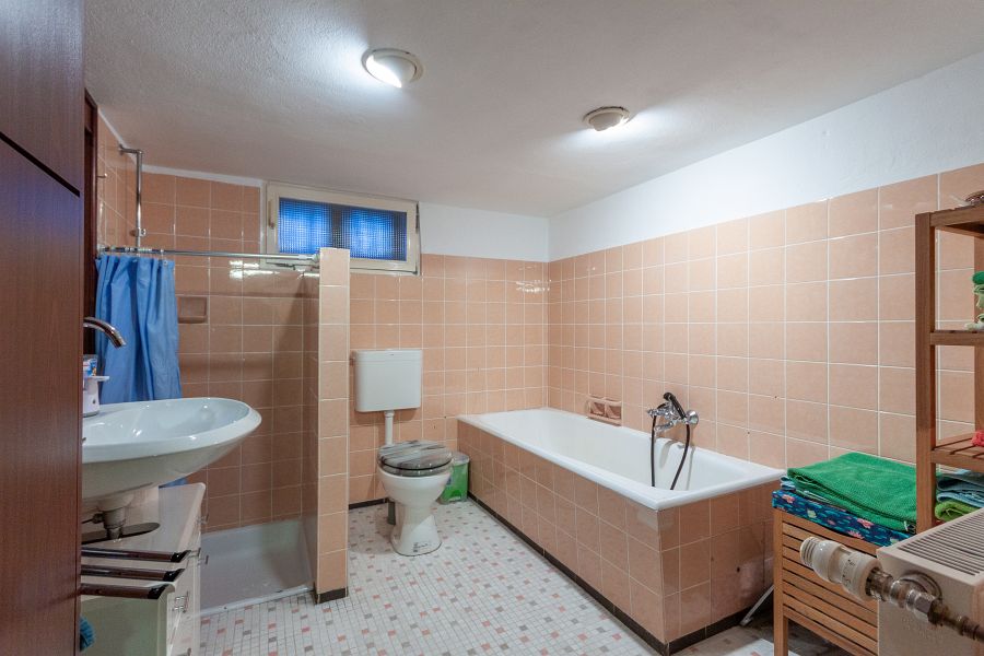 Bad im Keller Einfamilienhaus Solingen