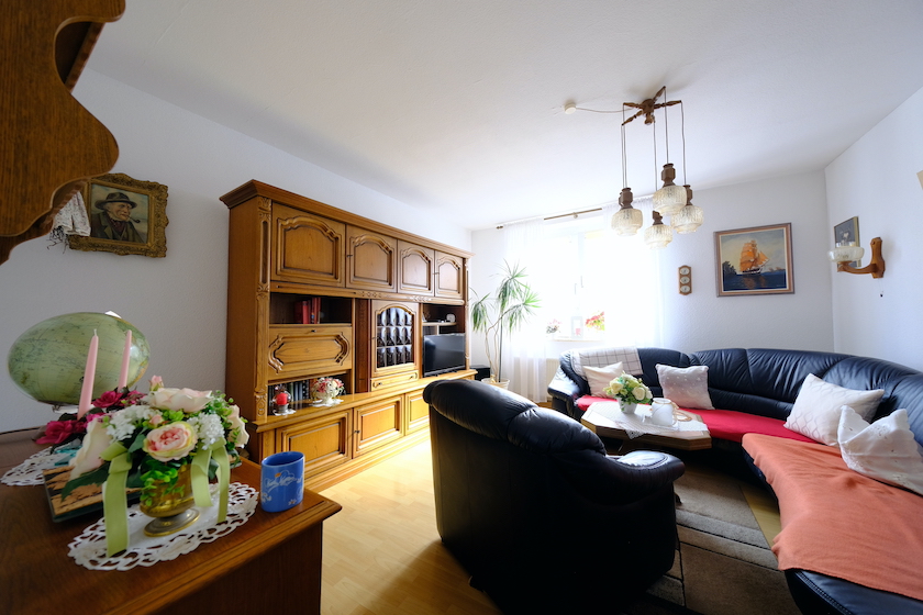 EG Wohnzimmer Mehrfamilienhaus Solingen