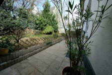 Hauptbild Wohnhaus mit kleinem Garten in beliebter Lage